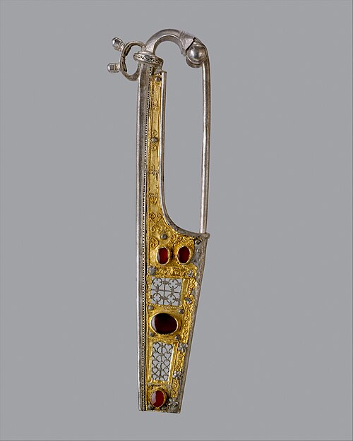 brooch