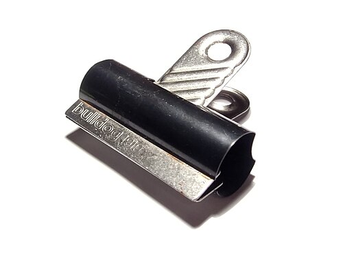 bulldog clip