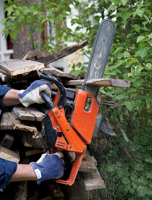 chainsaw