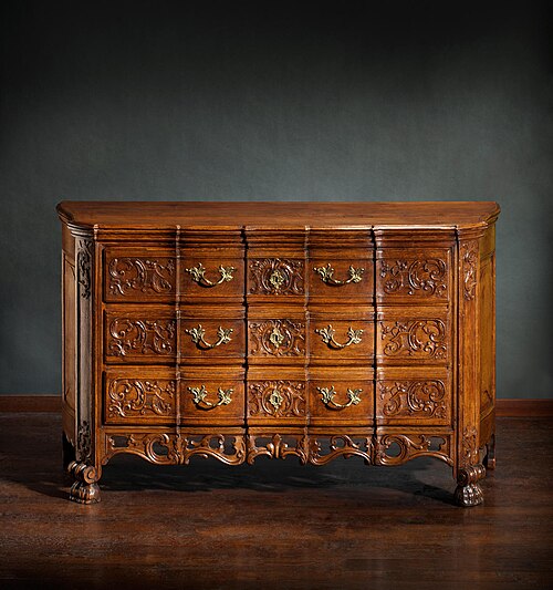 chest of drawers