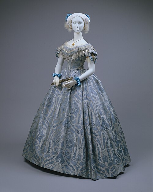 gown