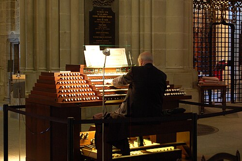 organist