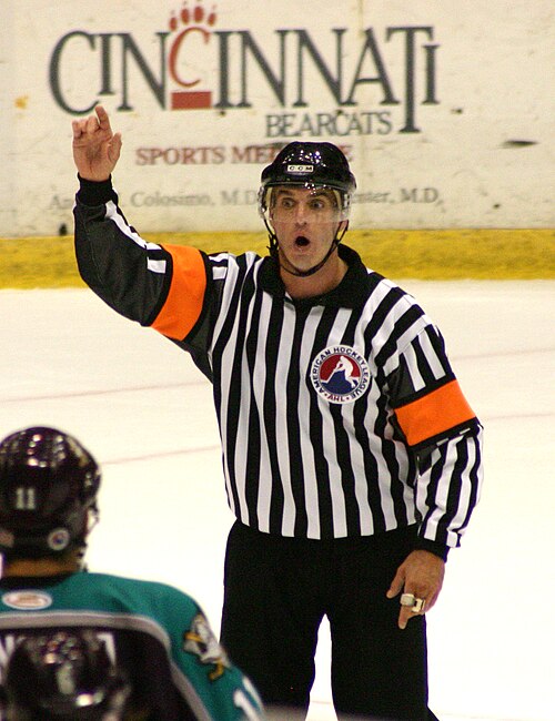 referee