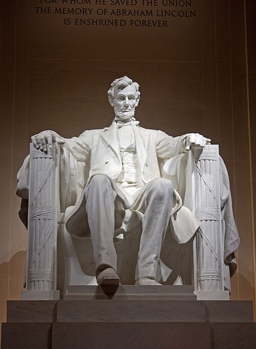 statue